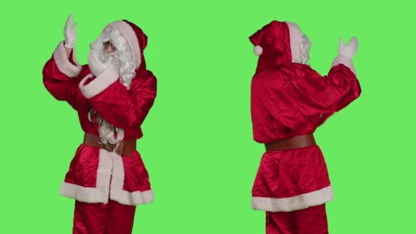 Santa Claus Cosplay Montre Publicité Pointant Côté Alors Pose Sur — Video