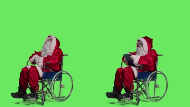 Personnage Santa Paralysé Sur Écran Vert Regardant Autour Écrivant Quelque — Video