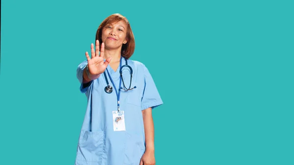 Adamant Uncompromising Healthcare Expert Throwing Stop Hand Sign Unhappy Work — Stock Photo, Image