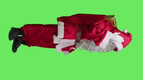 Вертикальне Відео Вид Збоку Санта Клауса Захворів Від Головного Болю — стокове відео