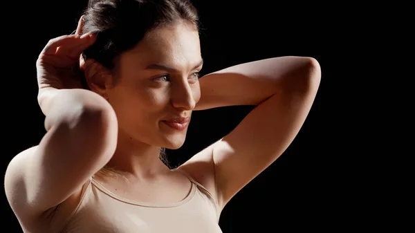Şehvetli Güzellik Modeli Stüdyoda Cilt Bakımı Kampanyası Yaratıyor Vücut Bakımı — Stok fotoğraf