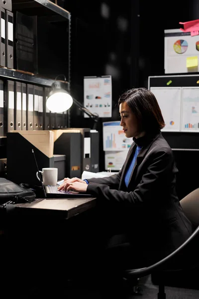 Professional Administration Businesswoman Inserting Bookkeeping Administrative Data Paperwork Laptop Bureau — Photo