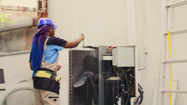 African American Efficient Mechanic Commissioned Home Owner Annual Air Conditioner — Stok video