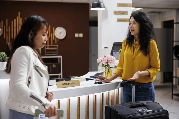 Asian Travelers Arriving Cozy Hotel Lobby Holiday Expecting Get Service — Stock Photo, Image