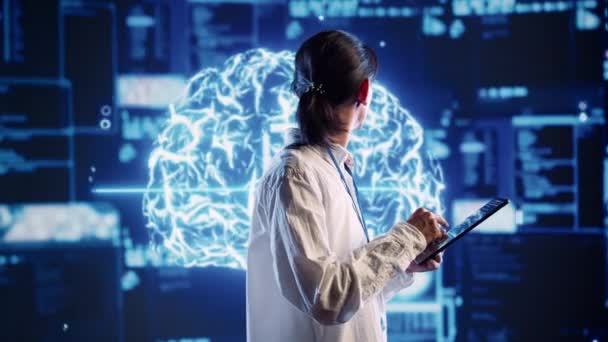 Veri Merkezindeki Çalışkan Sistem Yöneticisi Insan Beyni Düşünce Süreçlerini Simüle — Stok video