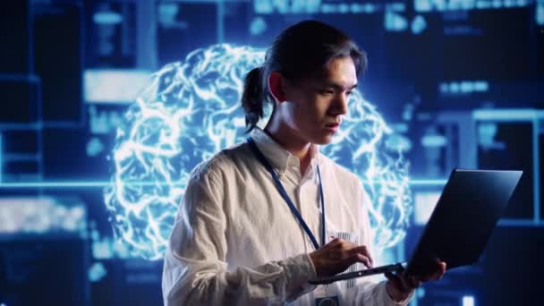 Kvalificeret Konsulent Datacenter Bruger Kunstig Intelligens Computing Simulerer Menneskelige Hjerne – Stock-video