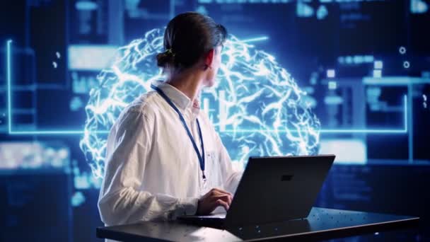 Effizienter Ingenieur Cloud Computing Unternehmen Nutzt Künstliche Intelligenz Die Menschliches — Stockvideo