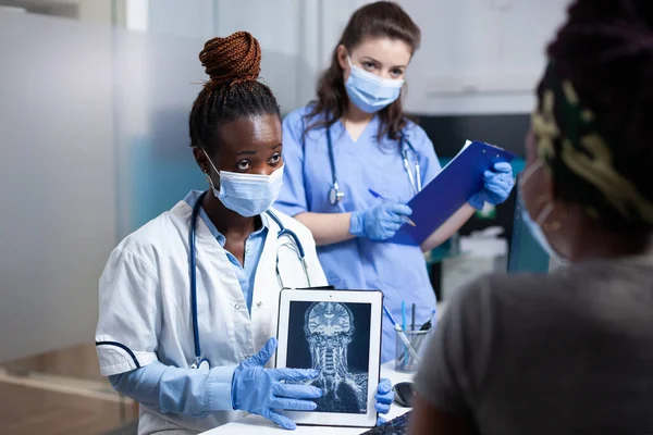 Radiologist Nurse Delivering Medical Exam Results Patient Using Ray Cervical — Stock Photo, Image