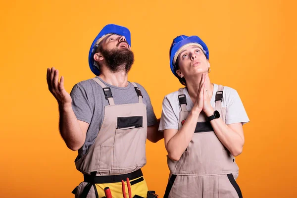 Faithful Construction Workers Praying God Good Projects Begging Help Team — Stock Photo, Image