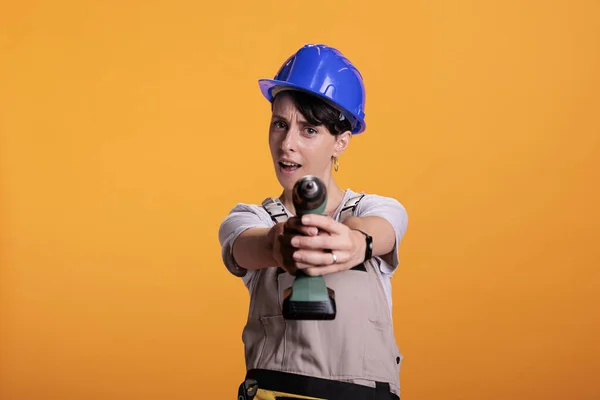 Industrial Engineer Acting Crazy Drilling Screw Gun Studio Wearing Hardhat — Stock Photo, Image