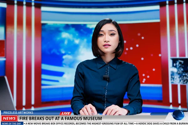 Anchorwoman Talks Fire Museum International News Channel Famous Artifacts Artworks — Stock Photo, Image