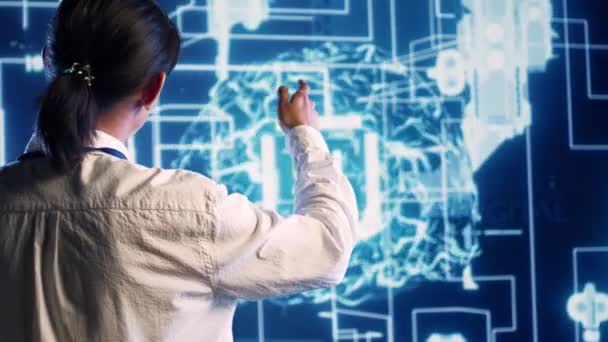 Asiatischer Entwickler Mit Blick Auf Hologramm Künstlicher Intelligenz Kognitive Computing — Stockvideo