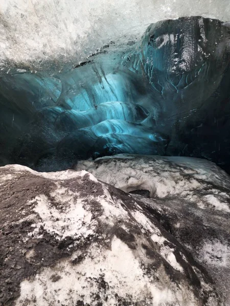 Északi Gleccser Jég Sziklák Hasadékban Fagyott Téli Táj Átlátszó Jégtömbbel — Stock Fotó