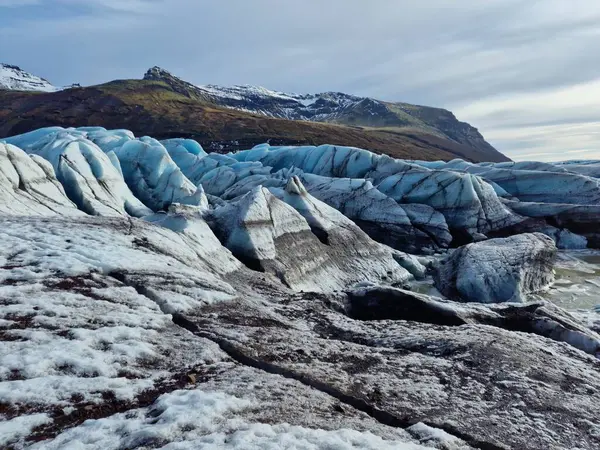 冰原上令人印象深刻的菱形冰山 在北部地区冬季形成冰川泻湖 来自斯堪的纳维亚风景 Vatnajokull的天然冰块和碎片 — 图库照片