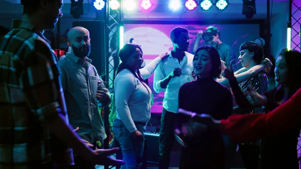 Junge Partner Tanzen Zusammen Club Und Genießen Langsame Musik Zweit — Stockfoto