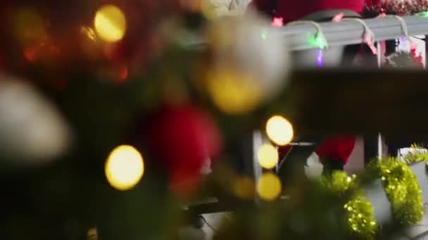 Revelando Tiro Gerente Vestido Papai Noel Durante Temporada Natal Delega — Vídeo de Stock