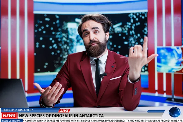 On live media program, news presenter reveals remarkable finding, biologists found new type of dinosaur in Antarctica. Reporter addressing weird surprise and rare discovery, night show.