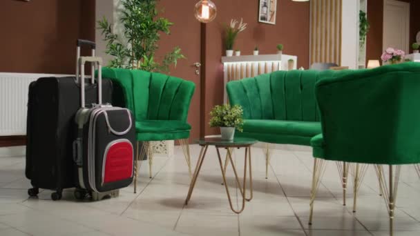 Salón Con Sofá Lujo Hotel Decorado Con Elegantes Muebles Estilo — Vídeos de Stock