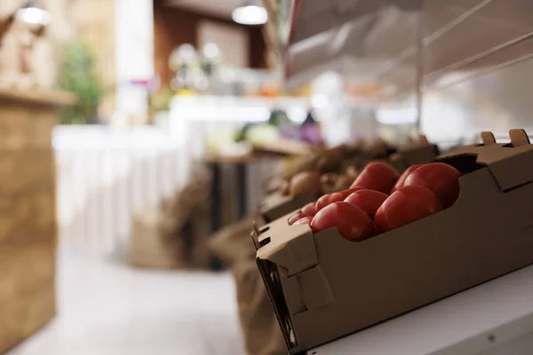 当地来源的产品在零废物市场的货架上销售 有机种植的生物和营养蔬菜 准备在生态友好食品商店出售给健康的生活客户 — 图库照片