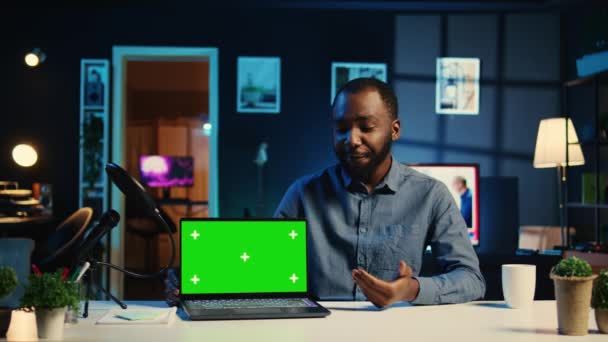 Bintang Internet Teknologi Syuting Kroma Kunci Game Laptop Unboxing Memberikan — Stok Video