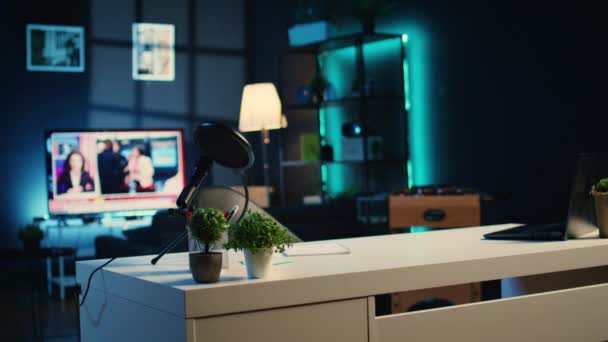 Puste Wnętrze Pracowni Oświetlone Nocy Światłami Neonowymi Wykorzystywane Produkcji Pokazów — Wideo stockowe