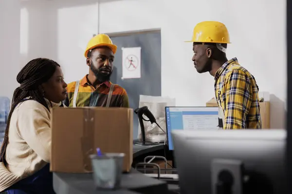 African American Warehouse Operators Discussing Shipment Managing Work All Black — Stock Photo, Image