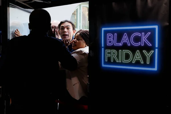 People Going Crazy Black Friday Deals Shopping Mall Security Officer — Stock Photo, Image