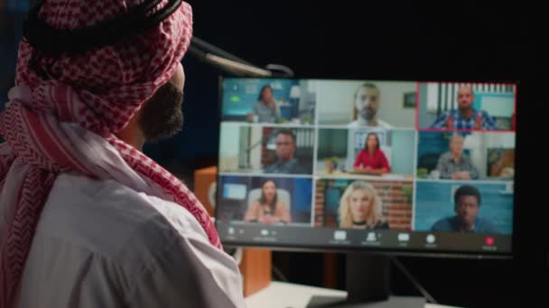 Arab Férfi Figyel Tanulási Szeminárium Telekonferencia Közel Keleti Diák Online — Stock videók