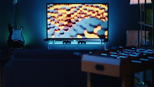 Zbliżenie Ujęcia Renderowanych Animacji Uruchomionych Ekranie Telewizora Pustym Domu Ciepłym — Wideo stockowe