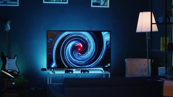 Zbliżenie Ekranie Telewizora Pokazujące Animacje Renderowania Pustym Stylowym Neonowym Oświetleniu — Wideo stockowe