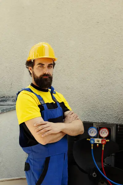 Portrait Capable Repairman Standing Front Repaired Outdoor Hvac System Proud — Stock Photo, Image