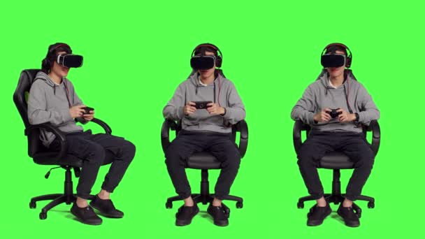 Gracz Korzysta Gier Mobilnych Okularami Grając Internetowy Turniej Gier Wirtualną — Wideo stockowe