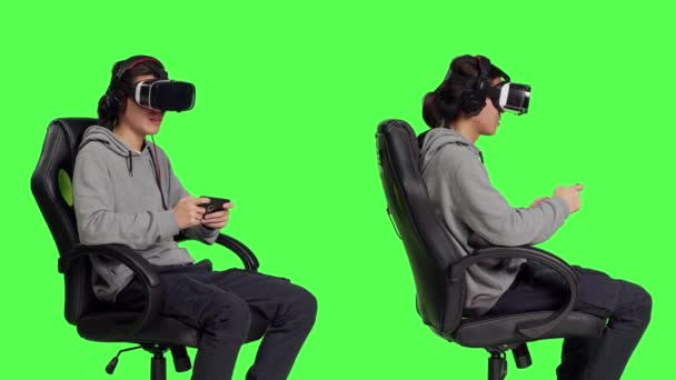 Gamer Disfruta Los Videojuegos Con Auriculares Jugando Competencia Juegos Línea — Vídeo de stock
