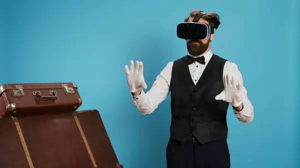 Modern Doorman Using Glasses Blue Background Using Virtual Reality Technology — Stock Photo, Image