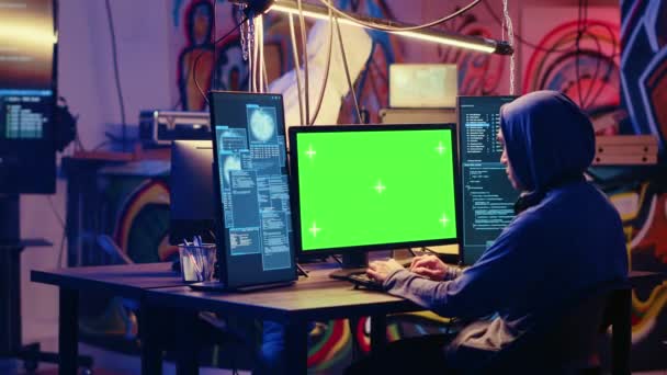 Hacker Nutzen Green Screen Malware Programmieren Die Dazu Entwickelt Wurde — Stockvideo
