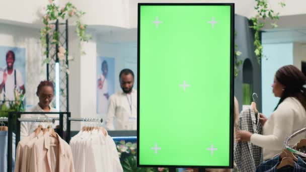Sklep Odzieżą Używaną Zielony Kiosk Ekranowy Gotowy Użycia Przez Klientów — Wideo stockowe