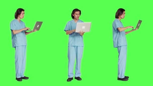 Genç Hemşire Klinikte Sağlık Kontrolüne Başlamadan Önce Kablosuz Bilgisayarla Hasta — Stok video
