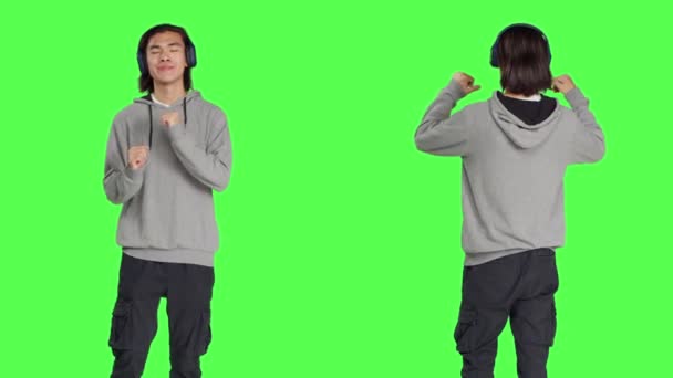 Gars Positif Fait Des Mouvements Danse Funky Caméra Sentant Groovy — Video