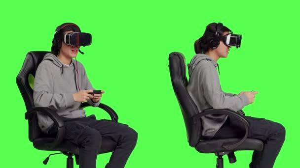 Gamer Utiliza Realidad Virtual Para Juego Con Aplicación Teléfono Móvil — Vídeo de stock