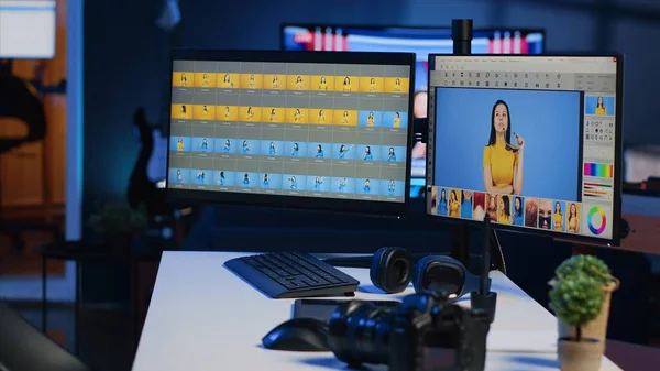 写真処理 グラフィックタブレット プロのカメラに使用されるコンピュータスクリーン付きのフリーランサーパーソナルスタジオデスク カメラマンが使用するテーブルの写真ギア パンニングショット — ストック写真