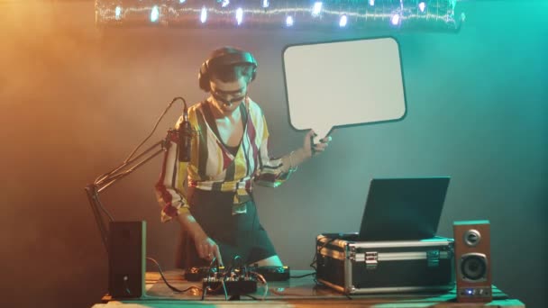 Woman Mixer Holds Speech Bubble Icon Nightclub Performing Techno Music — Stock Video