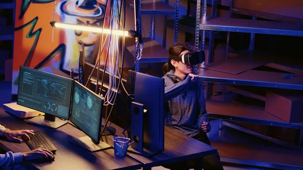 Hacker Nutzen Virtual Reality Headset Malware Codieren Die Dazu Entwickelt — Stockfoto