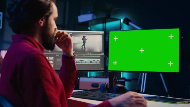 Videoredigerare Analysera Filmmontage Isolerad Skärm Innan Redigerar Färgklassificering Och Belysning — Stockvideo