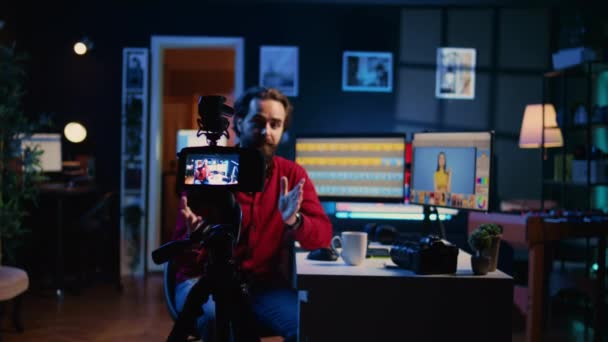 Fotografering Influencer Presenterar Det Dagliga Livet Post Production Företag Filma — Stockvideo
