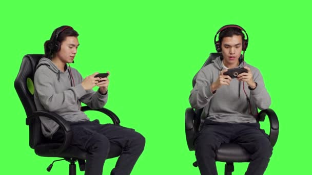 Zelené Obrazovce Asijské Teenager Mobilní Videohry Držící Smartphone Účastní Line — Stock video