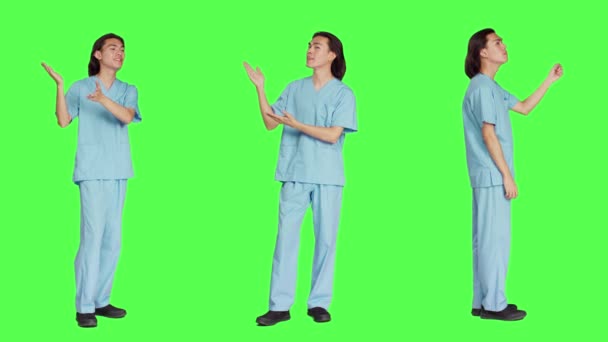 Arbetar Inom Hälso Och Sjukvårdsindustrin Asiatisk Specialist Bedriver Annonskampanj Mot — Stockvideo