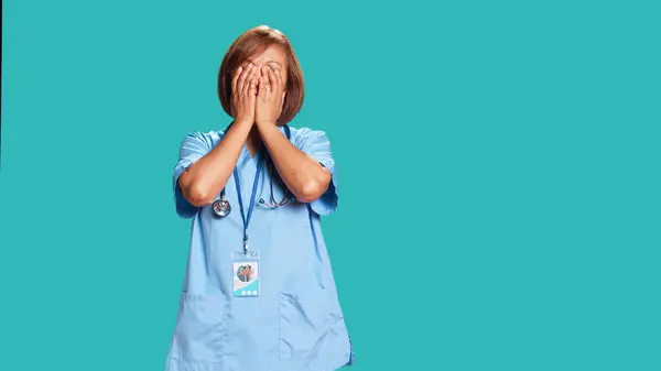 Tired Bipoc Experienced Nurse Covering Face Palms Exhausted Long Day — Stock Photo, Image