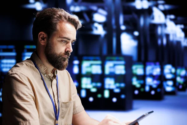 System Administrator Solving Performance Related Issues Server Cabinets Expert Utilizing — Stock Photo, Image
