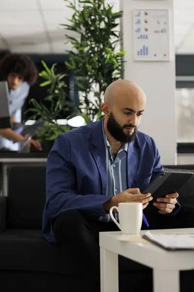 Arab Executive Manager Checking Business Plan Digital Tablet Office Firemní — Stock fotografie