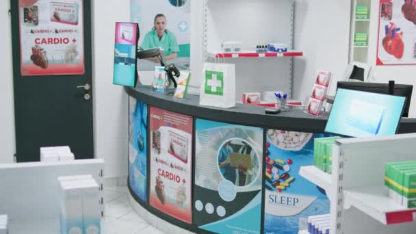 Läkemedelsbutik Med Mediciner Och Hälsonäring Till Försäljning Hälsobehandlingar Eller Receptbelagda — Stockvideo